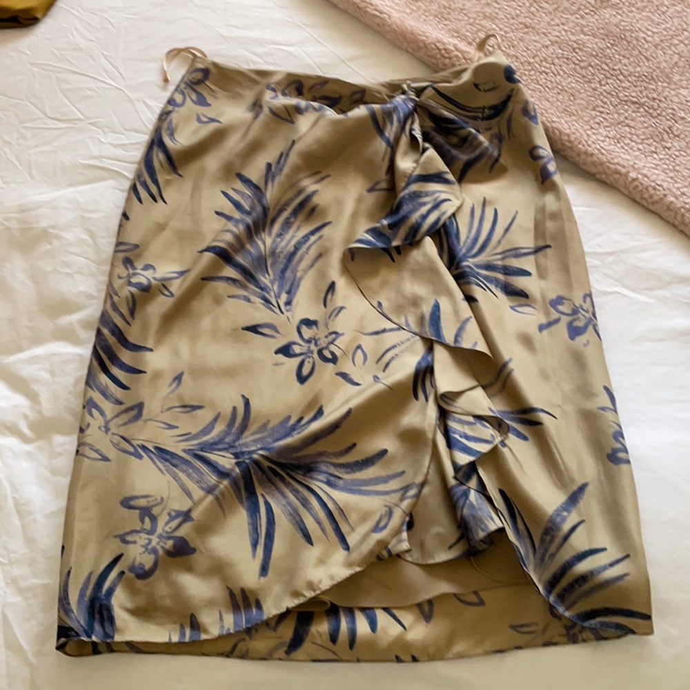 Satin skirt